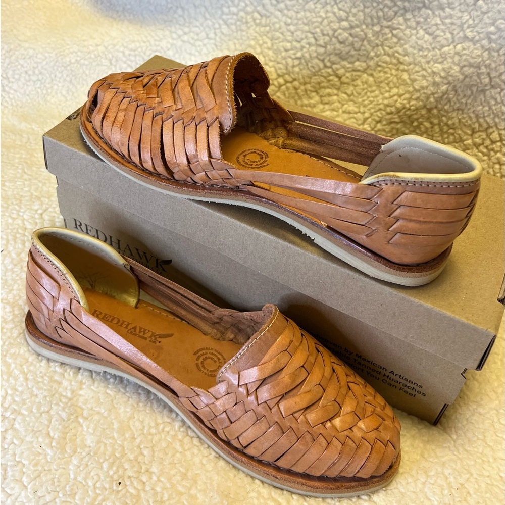 New! Sz 7, Natural Colored Hurauches